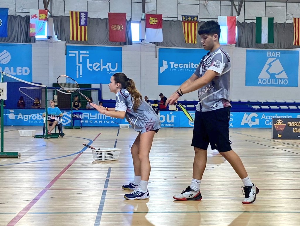 BDM_Cartagena's tweet photo. #DiaDeTorneo ⚔️ Competir, competir, competir y aprender a competir 🏸!
🏸🚪@Padilla_Doors
🔥 🆙 #HardWork #Dedication #Seguimoscreciendo #NoExcuses #WorkStrong #BeActive #Motivation #StepByStep @AytoCartagenaES https://t.co/AHTsAh0Hpb