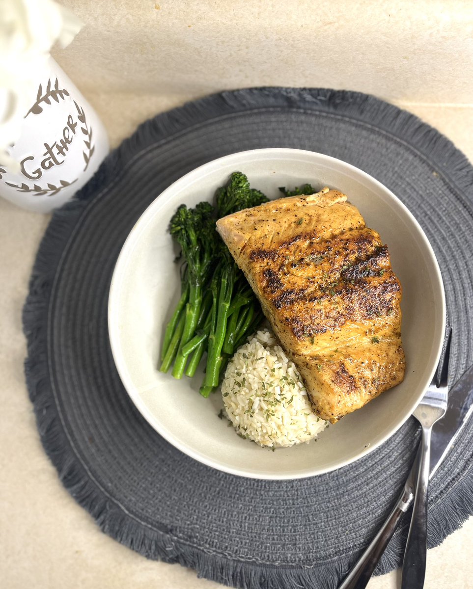 OGLeah__'s tweet photo. Yall go follow my Meal Prep page if you’re interested in someone cooking for you! @hneats__ https://t.co/CdCDmfjUrB