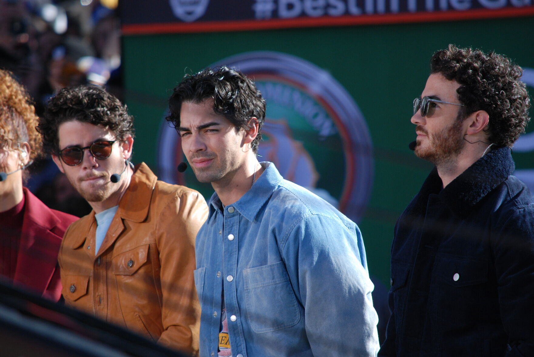 The Jonas Brothers' Summerfest performance ensures fans will “Remember  This” – Marquette Wire