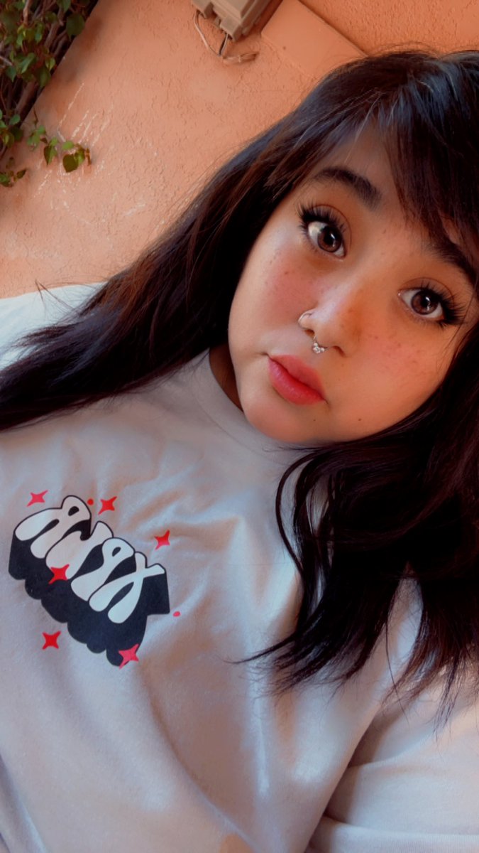 Simplysmols's tweet photo. I still haven’t done my makeup yet. But, woohoo another piece of the @xplr x @zumiez collab. 
@SamandColby https://t.co/LzsjwPmhxS