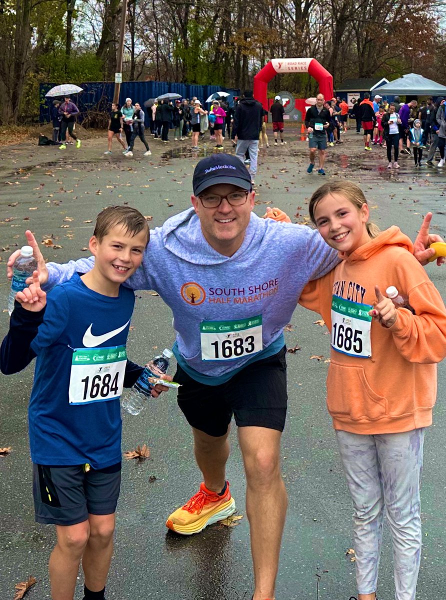 Running the YMCA 5K was incredibly inspiring alongside amazing breast cancer survivors & my children, all part of the Livestrong program at @YMCA. Grateful for this community of strength & resilience. @TuftsMedicine @TuftsMedicalCtr @MWHealthcare_ @livestrong @YMCA_Boston