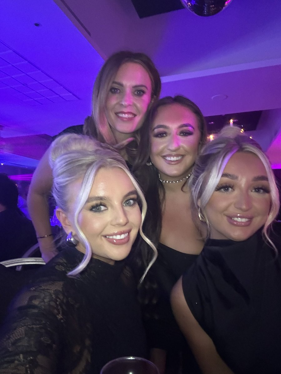 ellefielding0's tweet photo. LHCH grand awards 2023👏🏼 https://t.co/vvdQqeUVBt