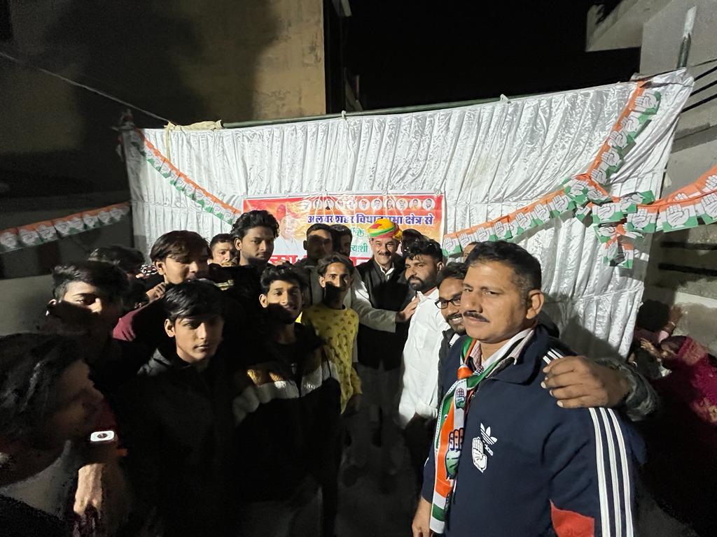 अबकी बार राजस्थान में राज नहीं, बदलेगा रिवाज 
फिर एक बार कांग्रेस सरकार 
आज अलवर शहर में जनसम्पर्क कर कांग्रेस पार्टी को भारी बहुमत से जिताने का आह्वाहन किया  
#काम_किया_दिल_से_कांग्रेस_फिर_से