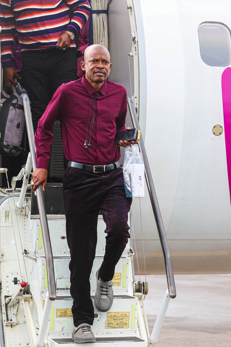 IsmailBawaBarde's tweet photo. Boss of Bosses (Sardauna Kwallon Kafa Na Nigeria.) The King👑 of Nigeria Football https://t.co/CEJxT0fhoo