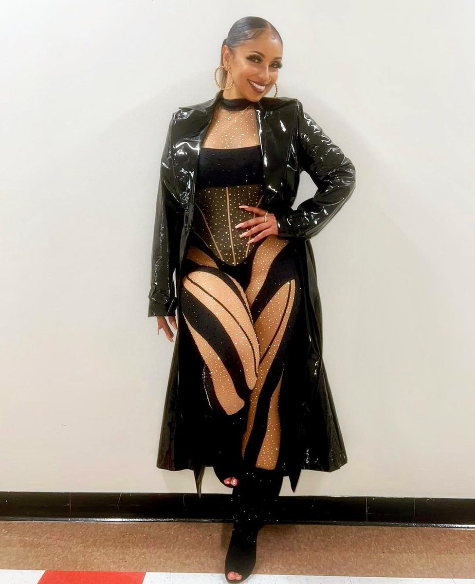 MYAPLANET9's tweet photo. #LadiesofRnB
What a treat with the beautiful queens Monica &amp; Keri Hilson 👑 at Foxwoods 🎭 presented by The Rosendale Group ✨ 

#monica #mya #kerihilson #rnb #live #music #soldout #concert #foxwoods #connecticut #november https://t.co/rNbejPw90O