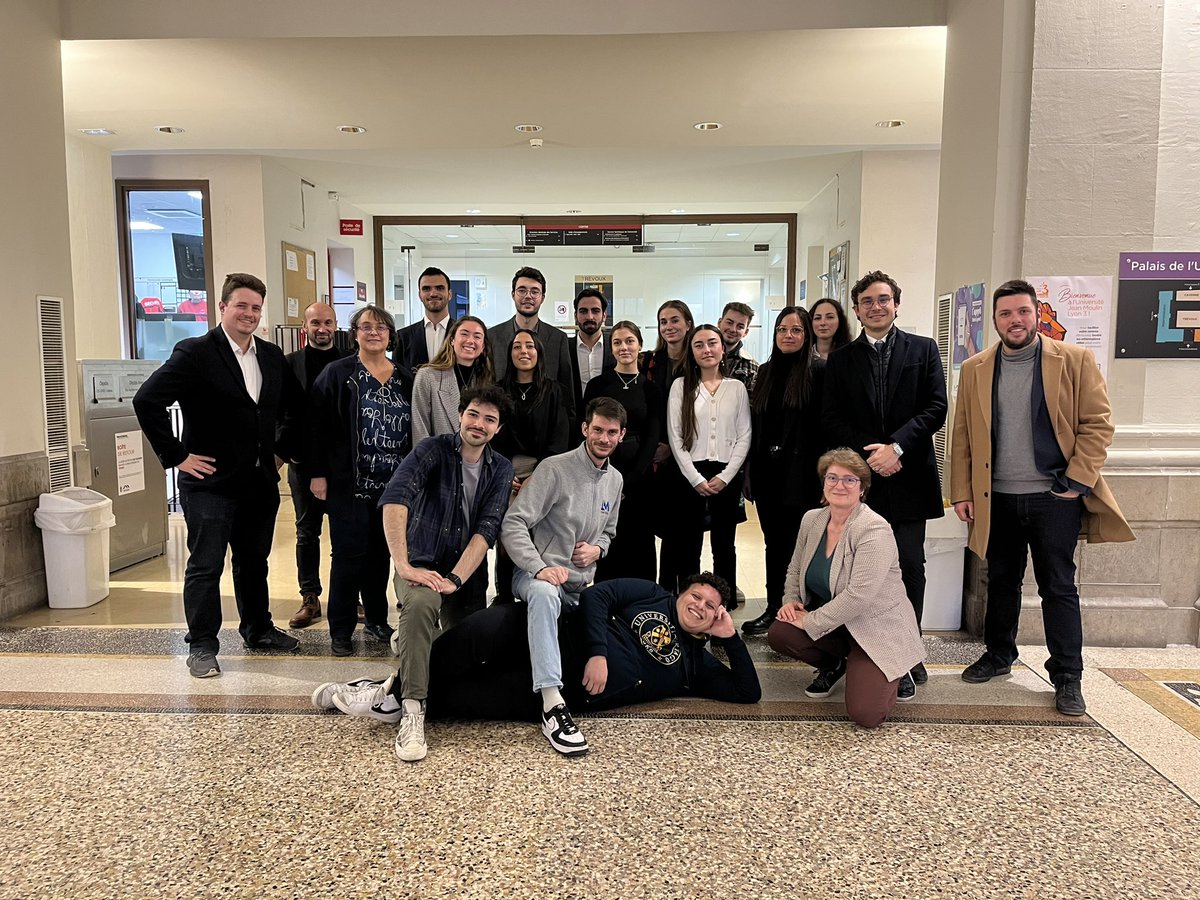 spaceexplore's tweet photo. Le #DefInSpace2023, c’est fini. 2 équipes vont en finale à Paris. 
Quel week-end enrichissant !
Merci à @Amaury_Dufay et @BrianKalafatian de l’ @IESD_Lyon3 pour l’organisation et l’accueil. 
Bravo ! 👏
#espaceetexploration https://t.co/lKRVaqLCZ4