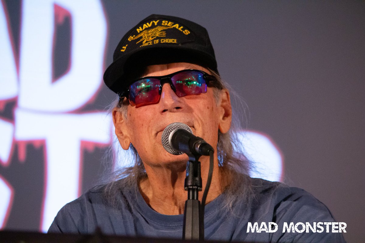 MaryGhost92's tweet image. @GovJVentura at his panel at @MadMonsterMag!   #MadMonsterParty #MadMonsterPartyAtlanta #MadMonster #ThePredator #RunningMan