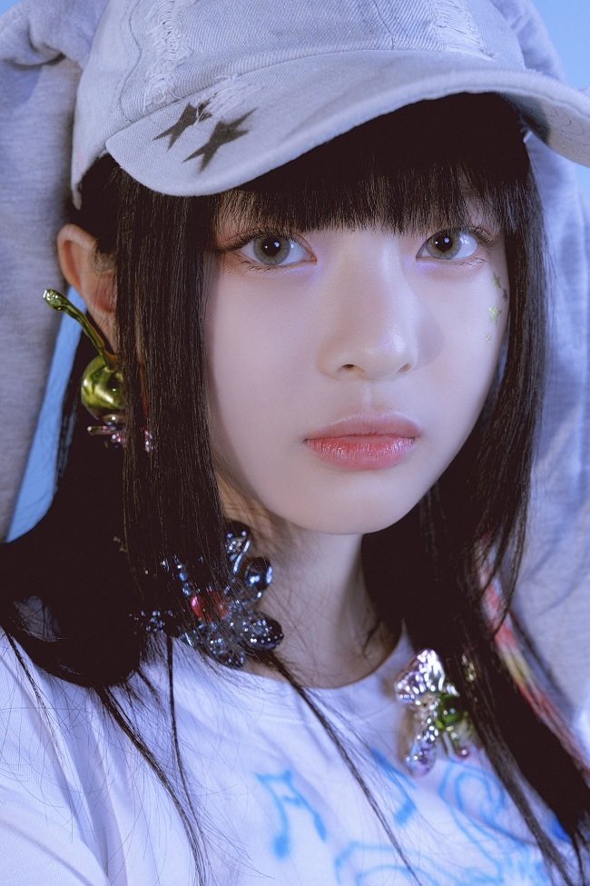 LegitKorea's tweet image. Hanni (New Jeans) reveals in a recent interview to Vogue America that lately she’s been frustrated with League of Legends.

”There’s an unfair Champion in the game called Yuumi right now that Riot won’t seem to do anything about. It takes skill completely out of the game.”