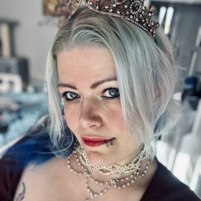 #NeuesProfilbild und announcement das ich nun auch im Himmel angekommen bin und euch gern dort auch wiederfinden wollen würde ☺️💚