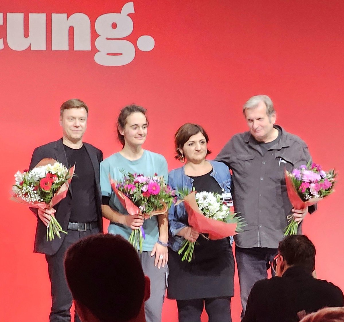 ricogebhardt's tweet photo. Was für ein tolles Spitzenteam was wir da gerade auf dem #Europaparteitag von ⁦@dieLinke⁩ gewählt haben. ⁦@schirdewan⁩, ⁦@CaroRackete⁩, ⁦@OezlemADemirel⁩, ⁦@trabertwaehlen⁩ #nurmitlinks https://t.co/17DiE15as8