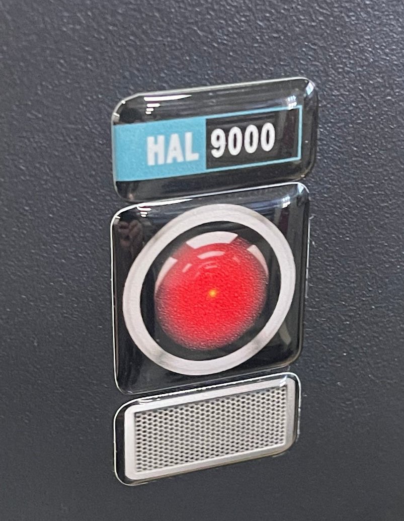 🎉🎉***GIVEAWAY***🎉🎉

To celebrate hitting 2001 followers I’ll be giving away some of my HAL-9000 badge sets. 

Like, retweet and follow. 

I’ll draw five names next Saturday (Nov. 25). ✨