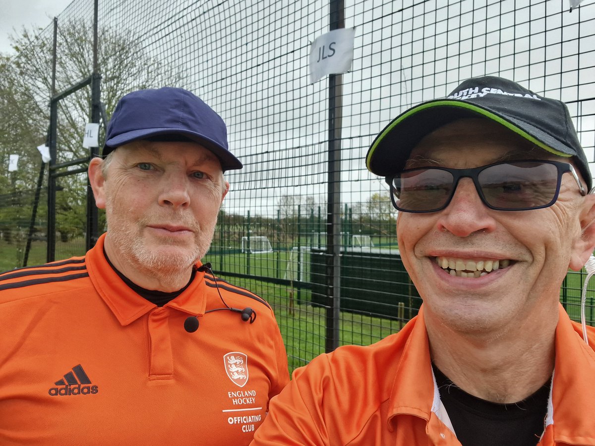 The top two teams in the #southcentralhockey Ladies Division 1 North faced off in the drizzle at Leighton Buzzard. Mike Vince and Stephen Smyth were the #3rdteam A high-quality end-to-end game settled by a single goal as a breakaway to leave the home side still top of the league.