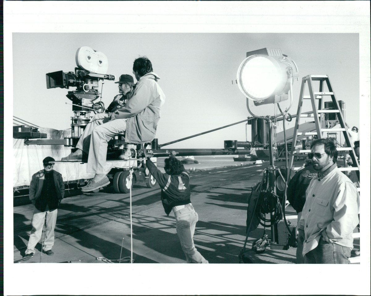 Little4Dwight's tweet image. Filming "Rapid Fire".  Director of Photography Ric Waite is behind the #camera on the crane. #RapidFire #movie #film #bts #filmcrew #onset #featurefilm #hollywood #director #photography