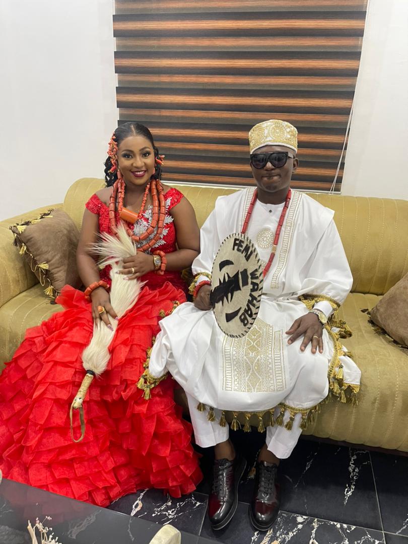 somasyplace's tweet photo. @FirstObidient @somasyplace , our newly wedding couple chilling in our exclusive VIP lounge says hi! https://t.co/3hiou26JoH