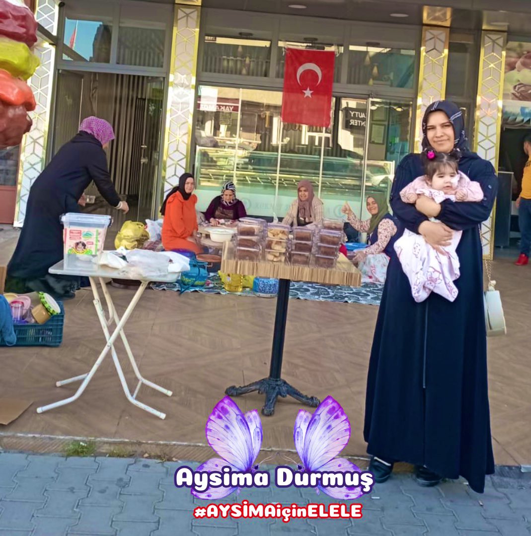 Nasıl anlatsam içimdeki fırtınaları Evladıma yetisememekten korktuğumu, evladimin toprak olmasından korktuğumu nasıl anlatsam Bu fotoğraftaki herkes Aysima için birseyler yapıyorlar. Sizlerden fazla birşey istemiyorum gücünüz yettiği kadar kızımın sesi olun gücümüz kalmadı..