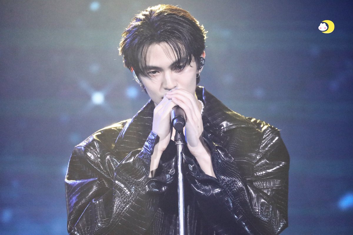 Maaw_wRay's tweet image. Daydream🦋
 #StepByStepOuting 
#BenBunyapol 
@bbenlk