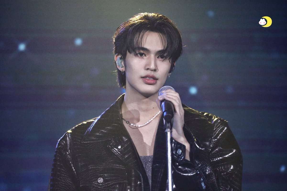 Maaw_wRay's tweet image. Daydream🦋
 #StepByStepOuting 
#BenBunyapol 
@bbenlk