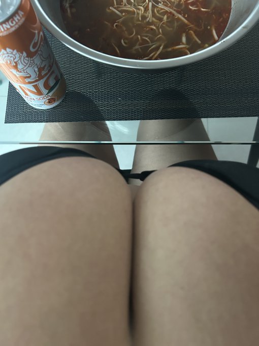 Are you hungry? I want to have a dick desert 😋🍆  https://t.co/5csgCzfJK9 https://t.co/eThp355PFD