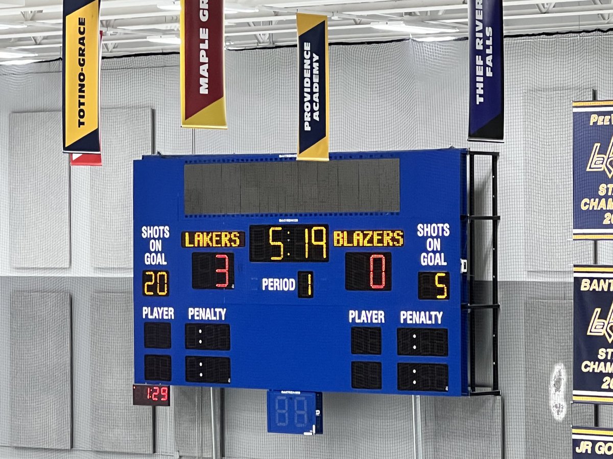 PLHSLakers's tweet photo. ⁦@PLLakers⁩ Girls Hockey leading Visitation 3-0 after P1 — mites take over the ice! ⁦@BlcPlhs⁩ #NiceStart https://t.co/dVxcXNeiLh