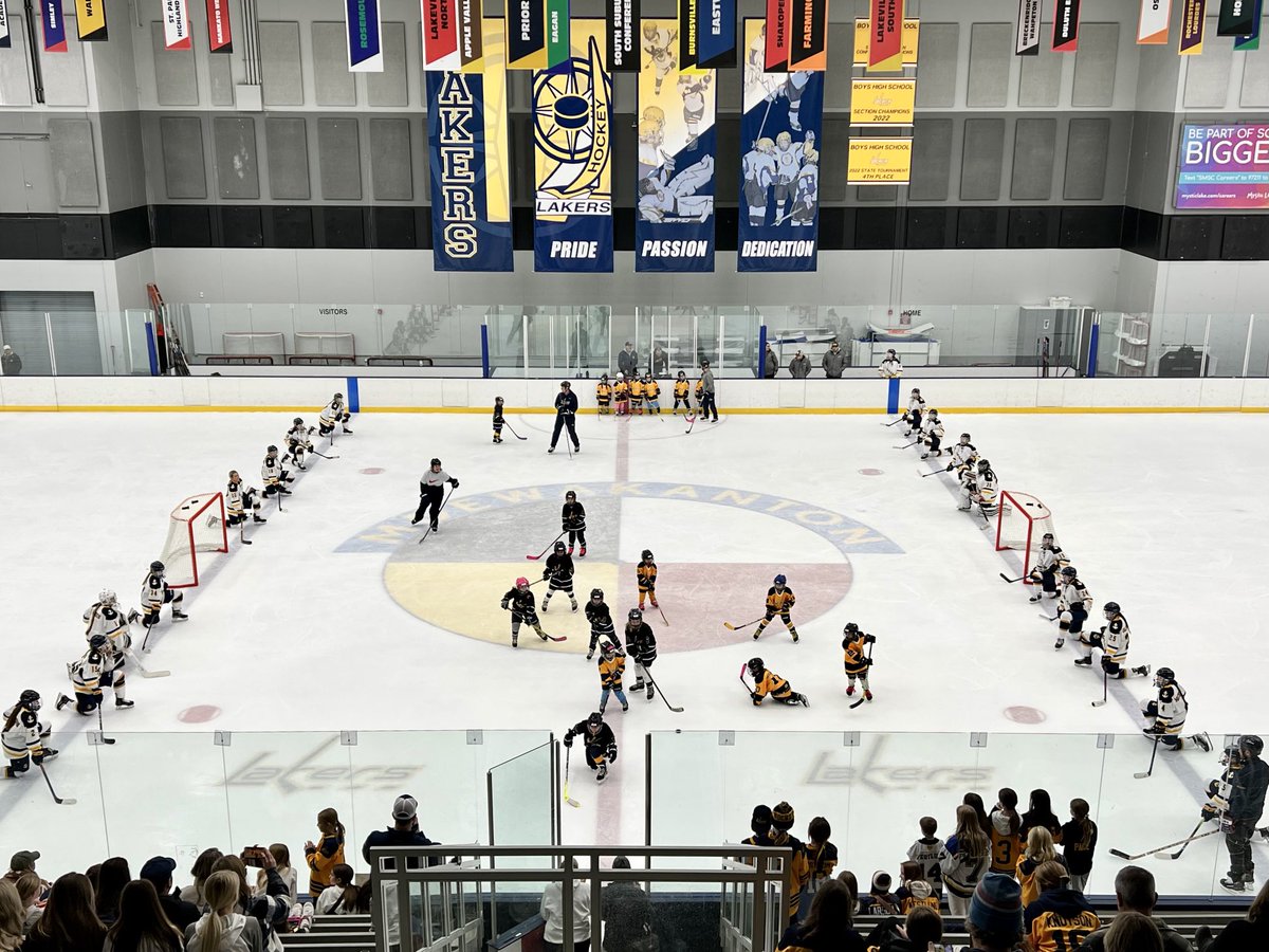 PLHSLakers's tweet photo. ⁦@PLLakers⁩ Girls Hockey leading Visitation 3-0 after P1 — mites take over the ice! ⁦@BlcPlhs⁩ #NiceStart https://t.co/dVxcXNeiLh
