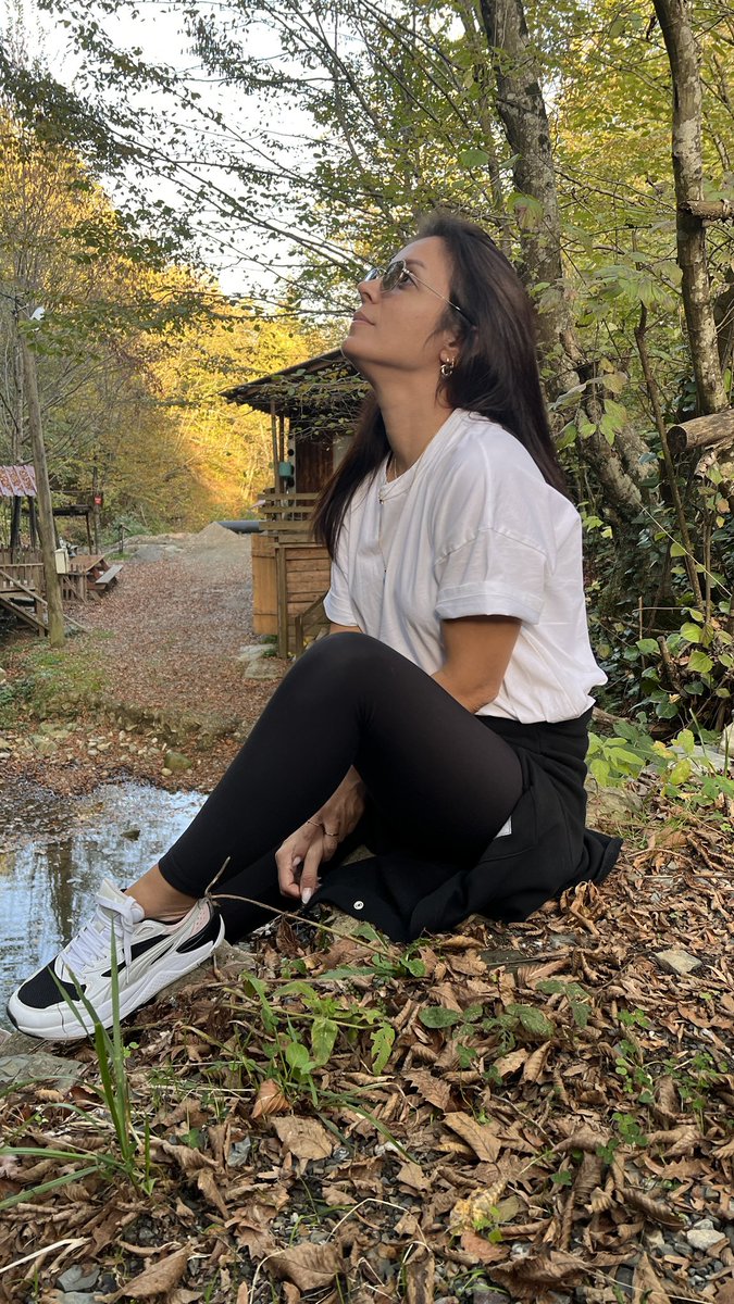 Meğer susmak; insanın içiyle konuşmasıymış, geç fark ettim.