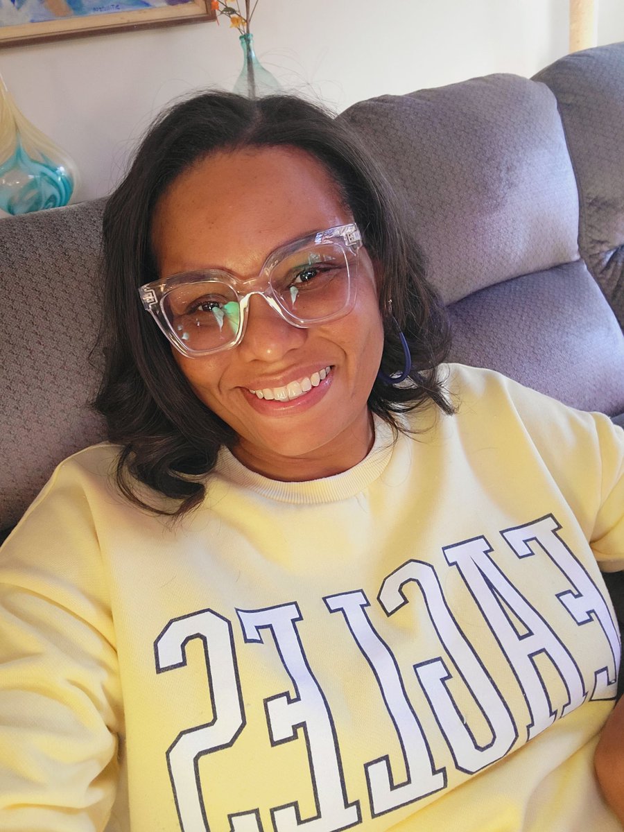 drabaker2014's tweet photo. Nobody: Who are you cheering for, Georgia or Tennessee?
Me: Georgia Southern! #HailSouthern #GATA #TrueBlue #thoushallnotwearred #GSAlum #beatODU https://t.co/vxGeT1TUkB