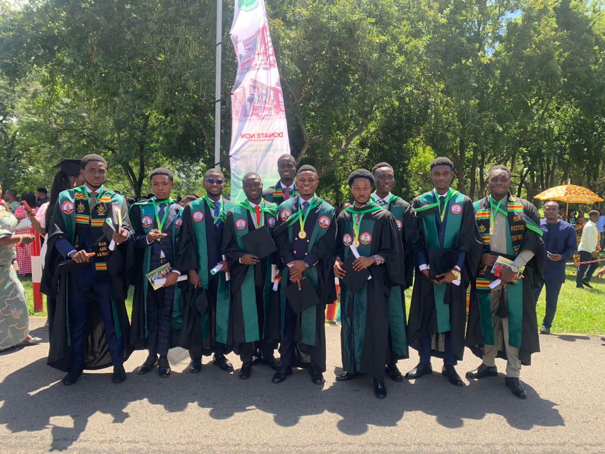 admi_knust's tweet photo. Congratulations to the freshest RADIOGRAPHERS!☢️☢️☢️🩻🩻 after 4 whole years of tireless learning🎉🎉🥳 Quod Oculus Medicinae- The Eye of Medicine!!! To our GRADUATES we say Ayekoo!!!!🎊🎊🎊🎊 https://t.co/FREQo4GfXv