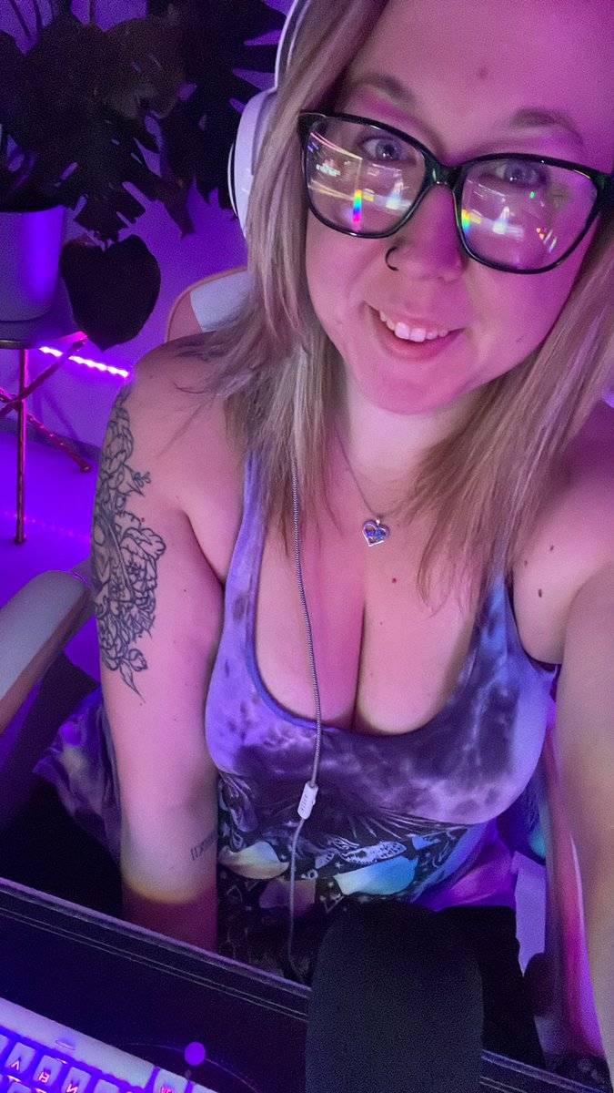 ChaoticKimber's tweet photo. @420Twitch1 https://t.co/IavvSBtSvK https://t.co/OAEdfyyBbb