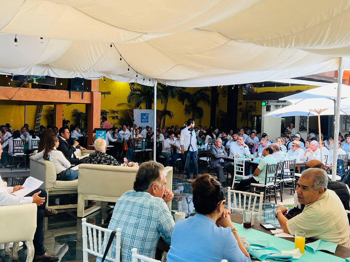 EliasBarud's tweet photo. Agradezco la invitación del Profe. Mario Luis Salgado, dirigente de @NuevaAlianzaMO por la invitación a participar en el Curso Taller: Incidencia y Participación Ciudadana, junto a excelentes panelistas como @xitgomezteran y Eusebio Gimeno. https://t.co/E7UWfV4Czu