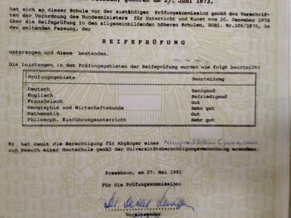 Weil die Wiener SPö über die Matura reden will. Ich glaub es ist völlig wurscht. Ich hatte einen Vierer auf Deutsch, die Lehrerin riet mir „nix mit Sprache zu machen“. Wichtig sind LehrerInnen die neugierig auf die Welt machen. Der Rest ist komplett egal.