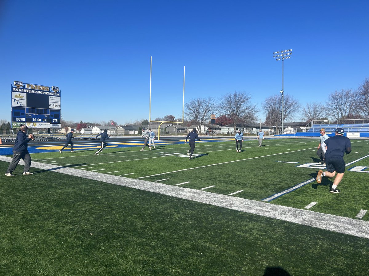 TSCCAthletics's tweet image. Titans INAUGURAL TURKEY DAY BOWL. Miller, D.Wright, Weber, MOP Johnson were the winners going 3-0. Eldridge earns MOP in consolation final! Great day by all. Thanks to Clyde HS for allowing us this opportunity to team build and work on conditioning while having fun!