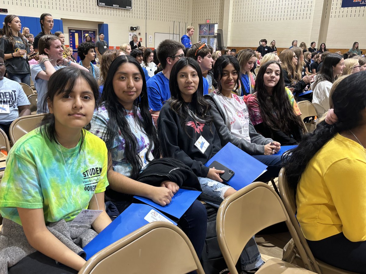 lallydavist's tweet photo. Super proud of @MonroeHSNC SGA students participating and leading breakout sessions at their first Western District Conference #NCASC @MomPrincipal https://t.co/BxtyUkN3OY