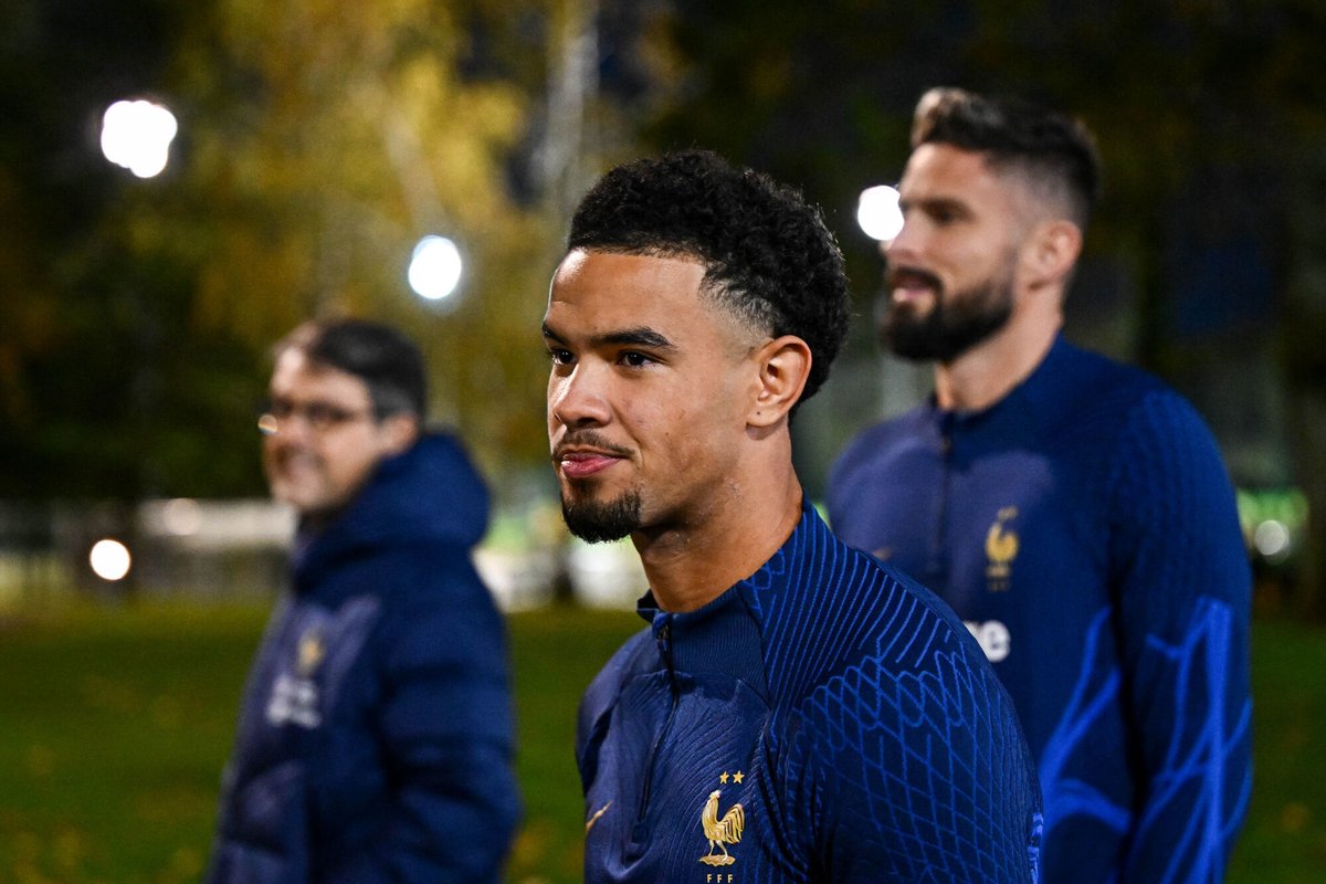 🚨 𝗪𝗔𝗥𝗥𝗘𝗡 𝗭𝗔𝗜̈𝗥𝗘-𝗘𝗠𝗘𝗥𝗬 𝗕𝗨𝗧𝗘𝗨𝗥 𝗔𝗩𝗘𝗖 𝗟𝗘𝗦 𝗕𝗟𝗘𝗨𝗦 𝗣𝗢𝗨𝗥 𝗦𝗔 𝗣𝗥𝗘𝗠𝗜𝗘̀𝗥𝗘 !!! 🇫🇷⚽️