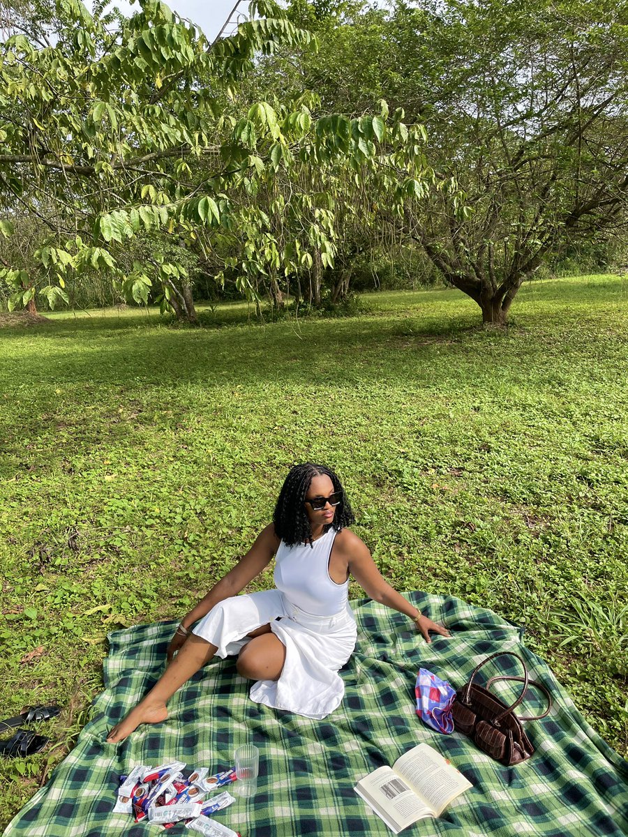 _ollyix27's tweet photo. Decided to drop these here🤍✨
#picnicdates https://t.co/HOjM73VOU8