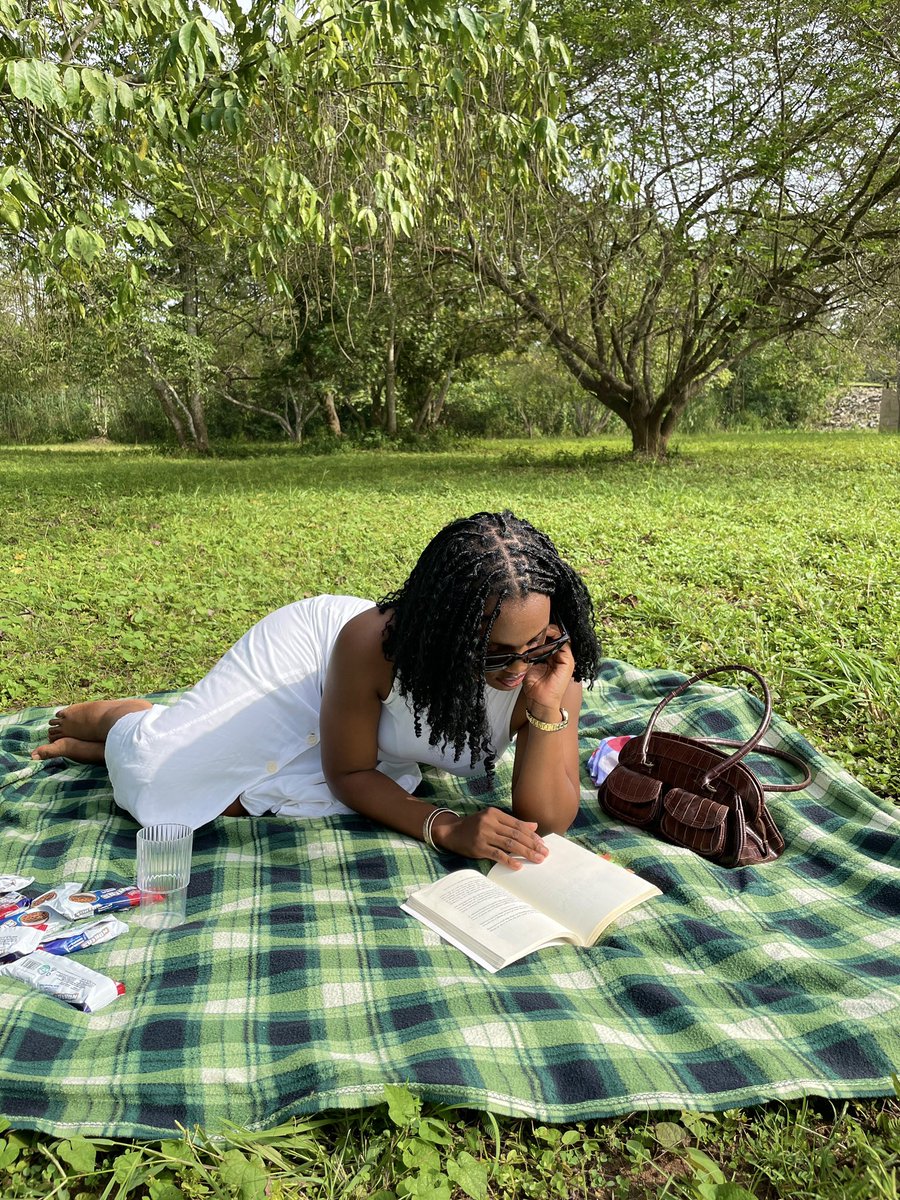 _ollyix27's tweet photo. Decided to drop these here🤍✨
#picnicdates https://t.co/HOjM73VOU8