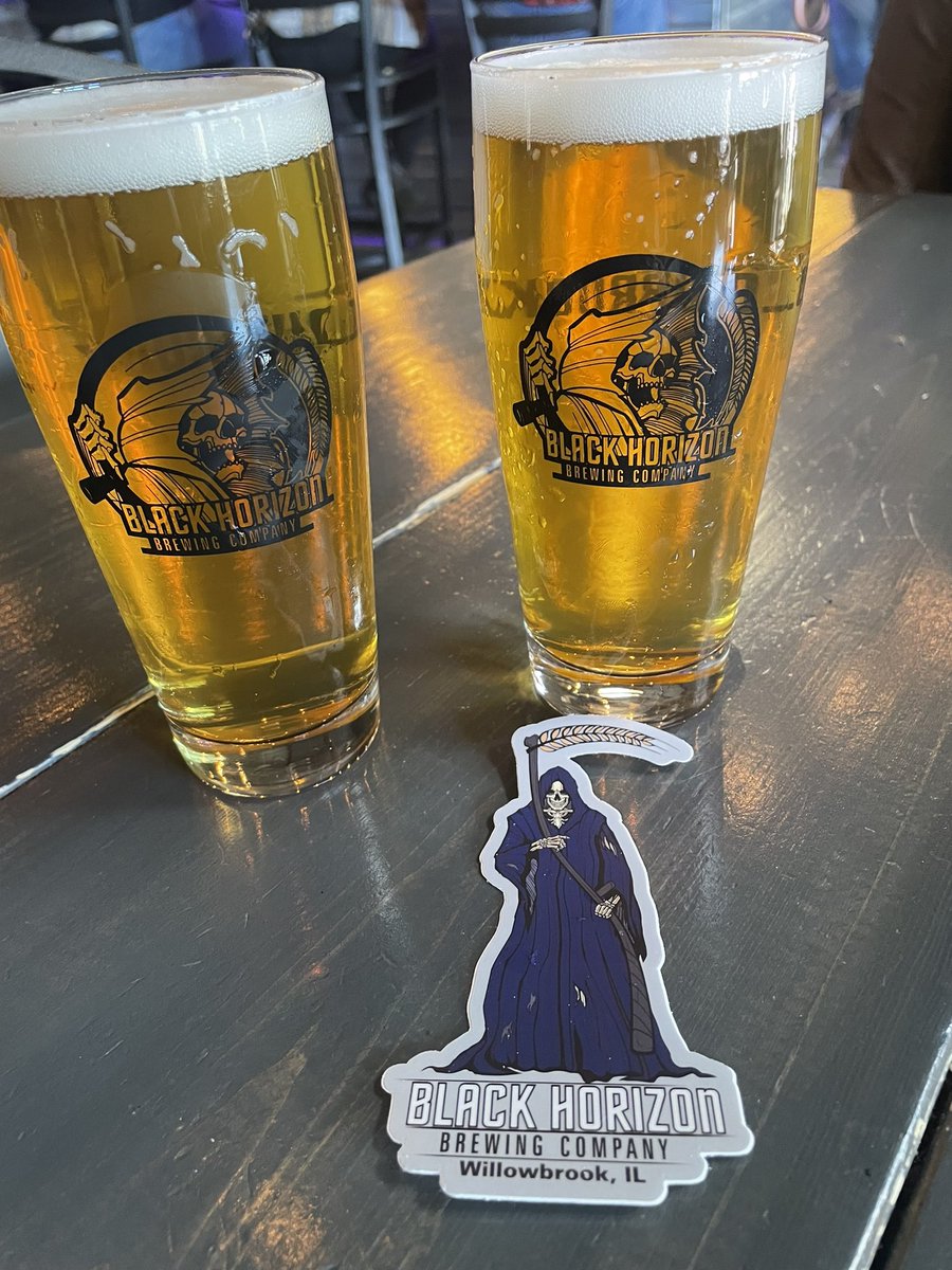 Drinking a Surf King West Coast IPA at Black Horizon Brewing Company in Willowbrook, IL <a href="/BlackHorizonBrw/">BlackHorizonBrw</a> Brewery 703