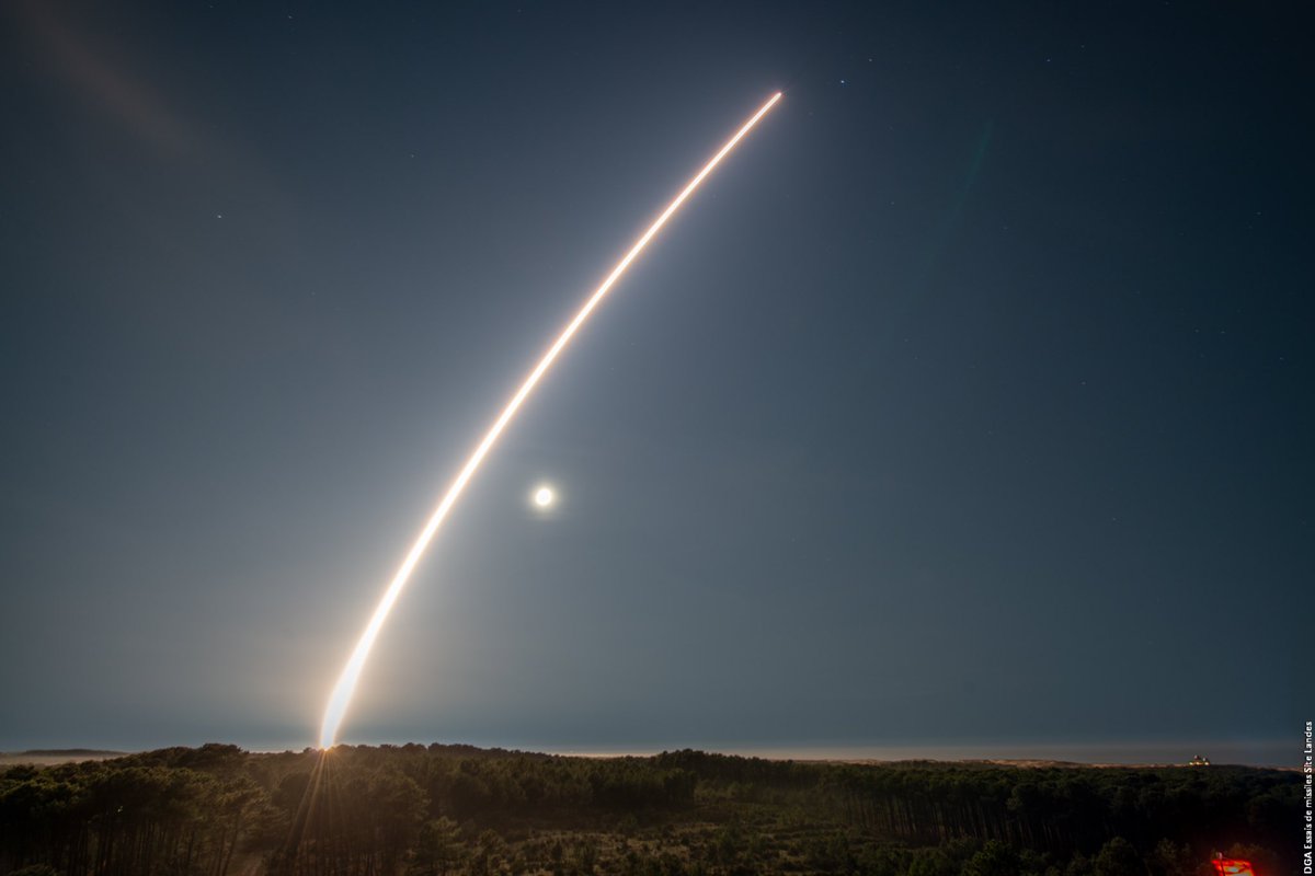 Premier tir d’essai réussi du missile balistique stratégique M51.3 !

Cette évolution pérennise la crédibilité de notre dissuasion nucléaire et démontre l’excellence de notre filière lanceur.

Merci à <a href="/DGA/">Direction générale de l'armement 🇫🇷</a>, <a href="/CEA_Officiel/">CEA</a>, <a href="/ArianeGroup/">ArianeGroup</a> et à tous les acteurs de de ce tir réussi.