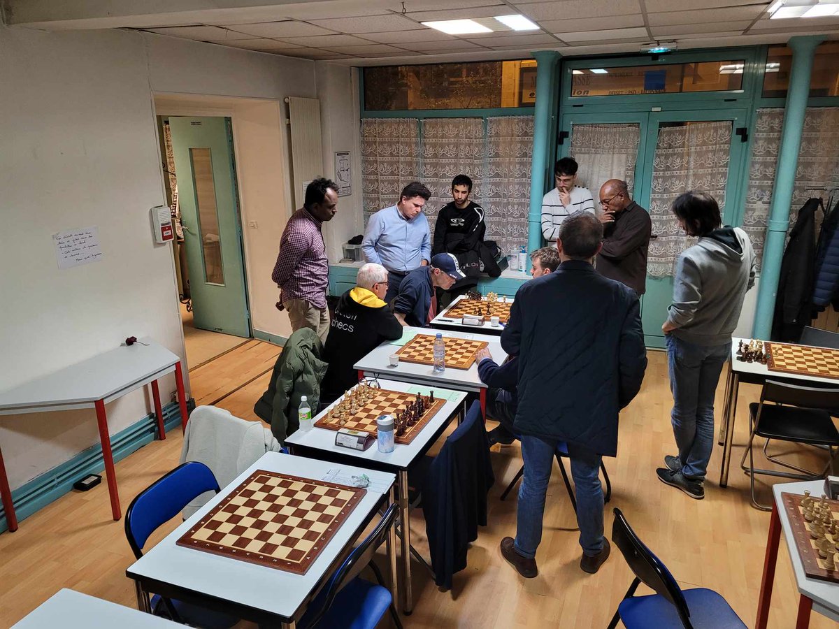 BarreauEchecs's tweet photo. Victoire serrée en Division 1 entreprise de @BarreauEchecs 1 sur @Club_608 2 par 3 à 2 , bravo à tous ! https://t.co/KnQ15AGmF6