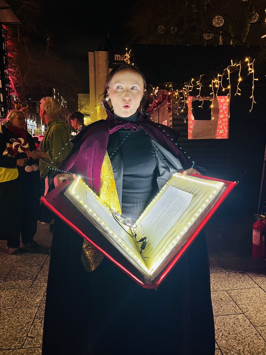 LyricBelfast's tweet photo. What a treat 🍭 being invited to perform a short extract from our Christmas family show #HanselandGretel at tonight’s #LetsGlowBelfast Xmas lights switch on. Thank you @belfastcc @coolfm @VisitBelfast 

#Christmasmagic 
#FairytaleTown https://t.co/Cq6eqhBWWo