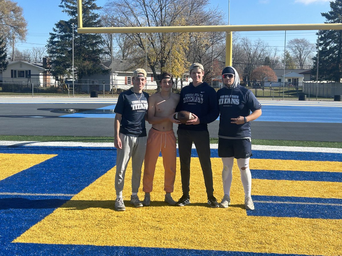 TSCCAthletics's tweet image. Titans INAUGURAL TURKEY DAY BOWL. Miller, D.Wright, Weber, MOP Johnson were the winners going 3-0. Eldridge earns MOP in consolation final! Great day by all. Thanks to Clyde HS for allowing us this opportunity to team build and work on conditioning while having fun!
