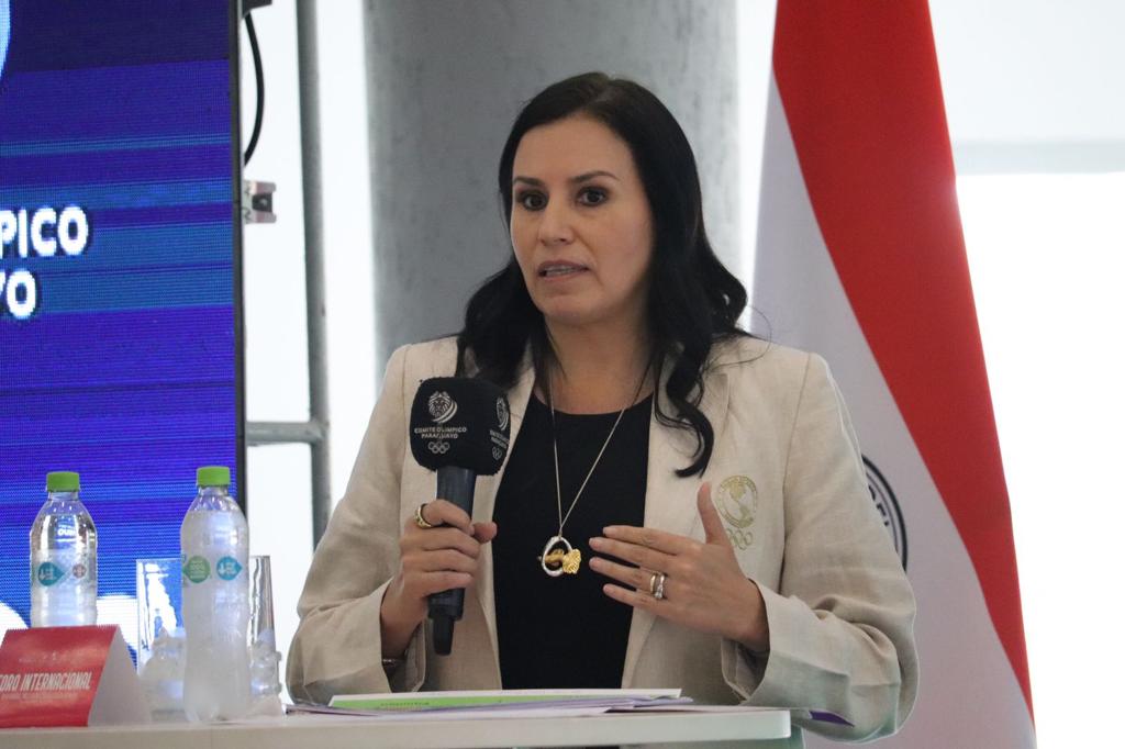 jimeaja's tweet photo. Agradezco la invitación al Foro internacional  "Diversidad, inclusión e igualdad de género" organizado por el @coparaguay donde conviví con valiosos dirigentes y hablé del deporte como una herramienta para empoderar a nuestras niñas y mujeres #equidad #igualdad #StrongerTogether https://t.co/yCHwe6K87E