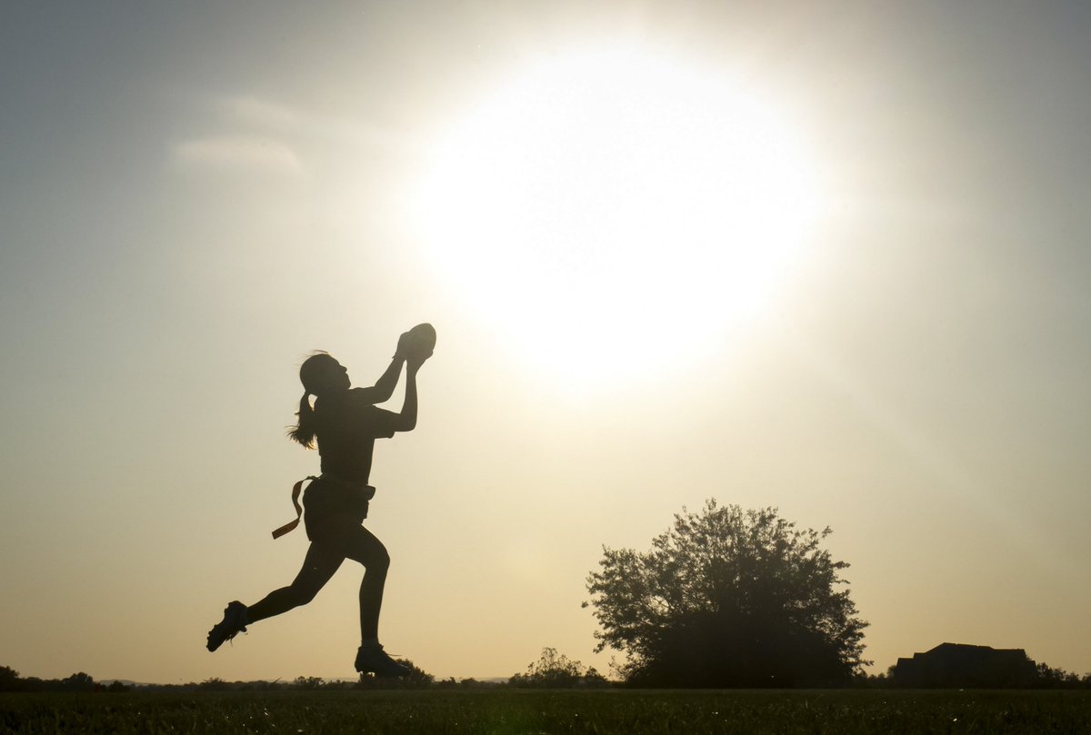 My photo essay on the first season of FCPS’ girls varsity flag football published today. Here, the sun shines as Urbana’s Emma Warner catches a pass during a practice at Urbana High School on Oct. 12. Essay link: fredericknewspost.com/news/a-momento… 📷 @frednewspost @FrederickSports