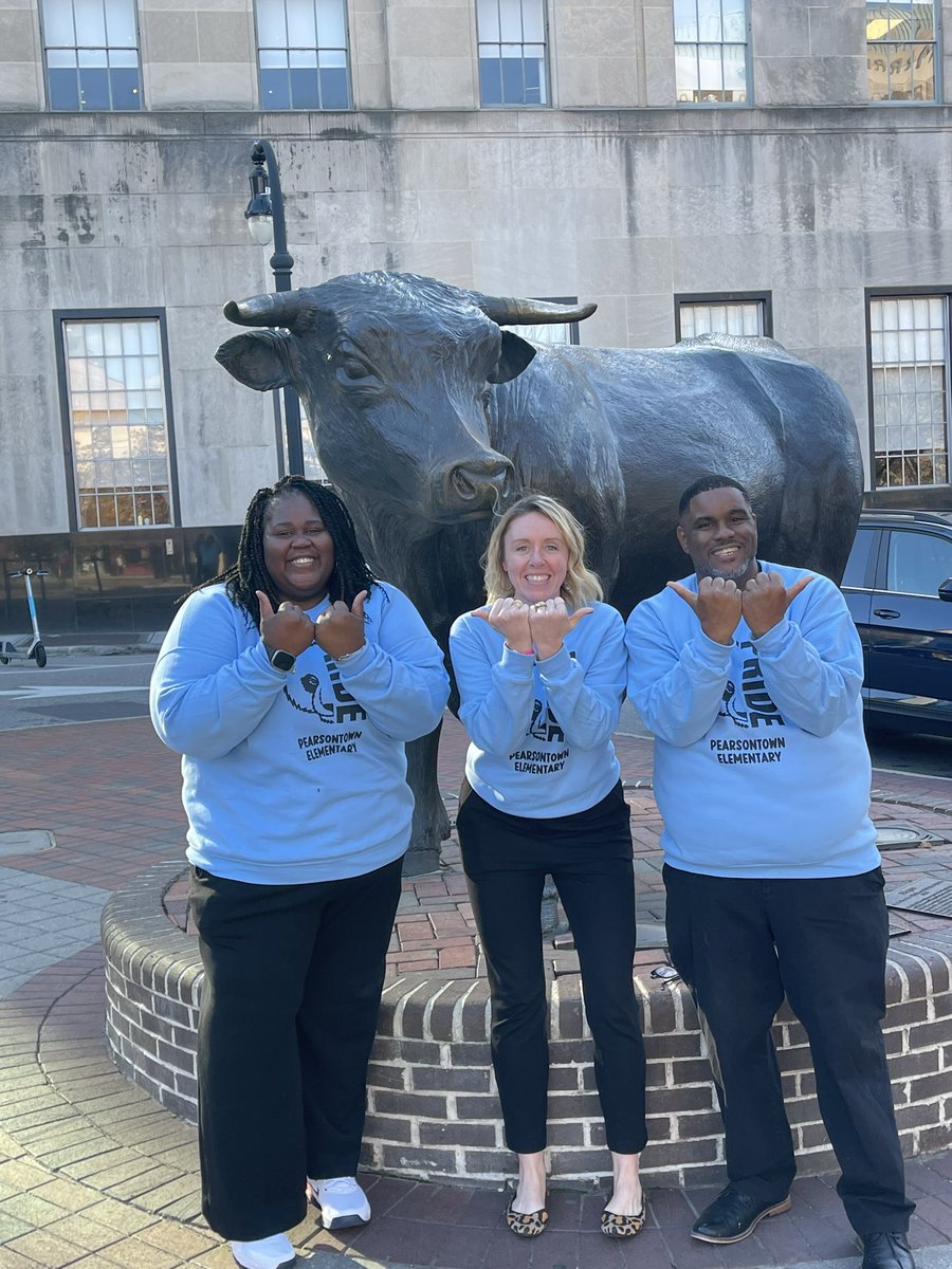 MsC_PtownElem's tweet photo. We enjoyed today! I have the best team ever. We enjoyed meeting all the future Pandas!! @DurhamPublicSch #dpsproud https://t.co/QYlLcrHX73