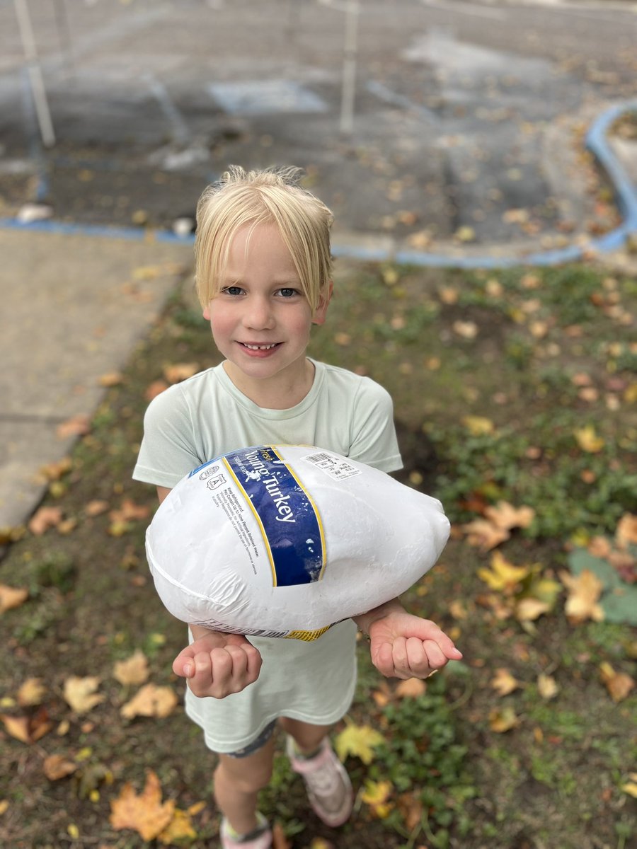 coachsteveflow's tweet image. 🔥Hot Stats🔥
Joy got 🥇and secured the 🦃!
Micah ran for 💯% of the race &amp;amp; had a great attitude!