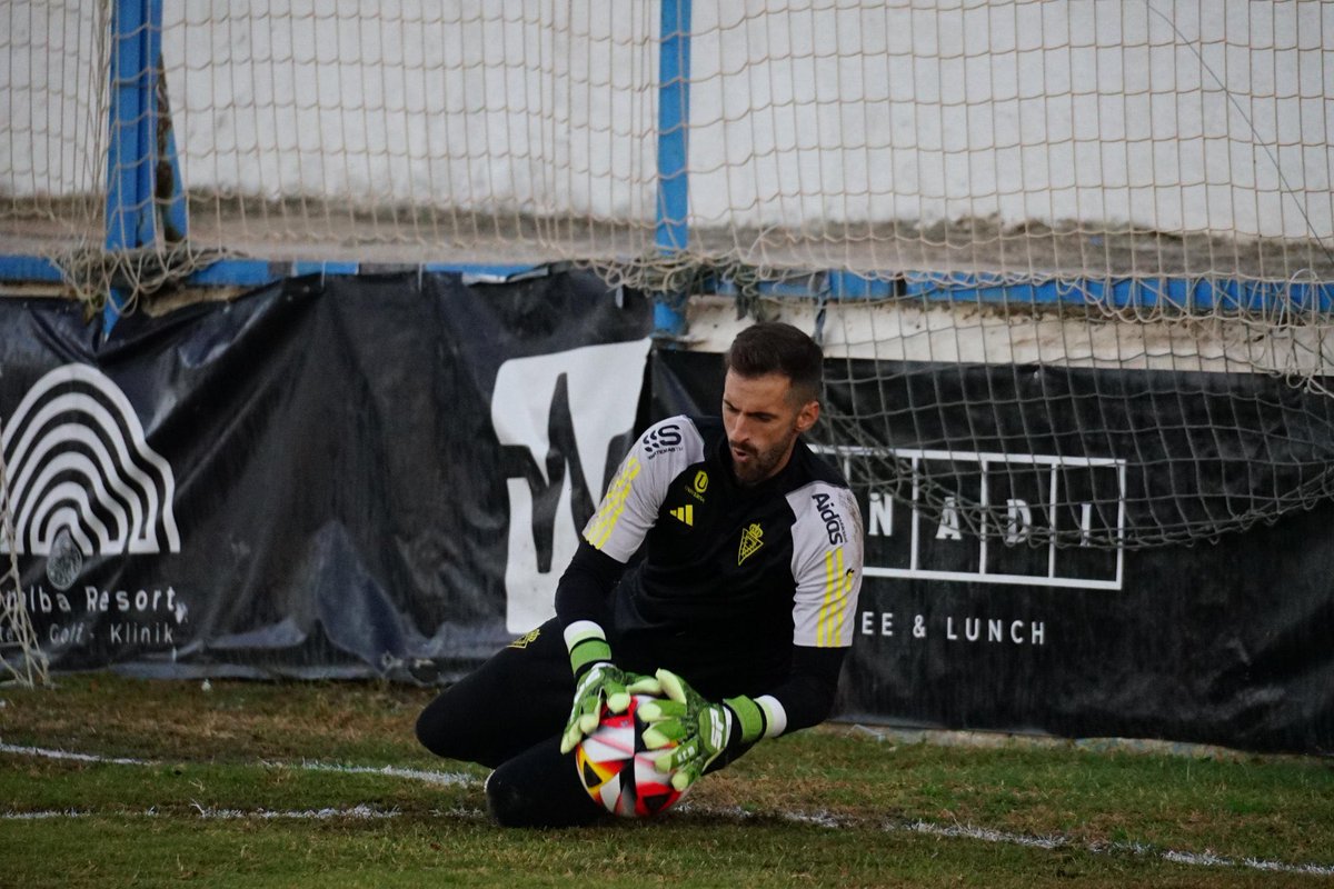 Lo hemos recuperado, o mejor dicho, la fiabilidad defensiva del equipo lo ha recuperado.

SALVADOR <a href="/Mgarciah_1/">Manu García</a> en los últimos 3 partidos.

El mejor portero de la categoría lo tenemos nosotros.