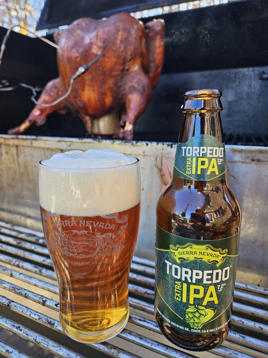AdamTCBeer's tweet photo. Beer can turkey and @SierraNevada Torpedo Extra #IPA. #Thanksgiving practice. https://t.co/BNRTY2cRbH
