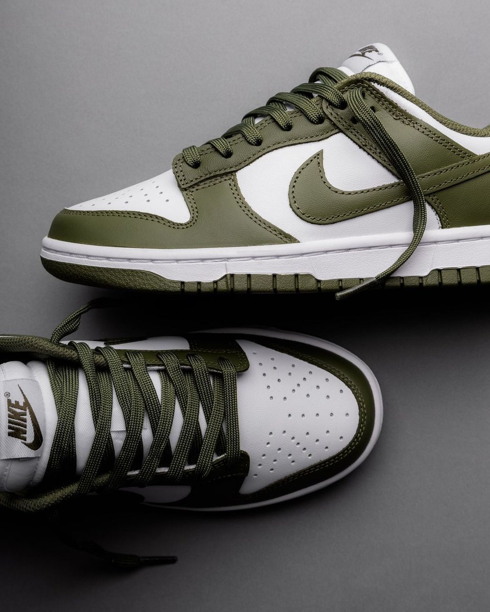 JustFreshKicks's tweet photo. Nike Dunk Low "Medium Olive" Restocking Next Week 🫒 https://t.co/DB4XYuO07p https://t.co/uJe6fovnBl