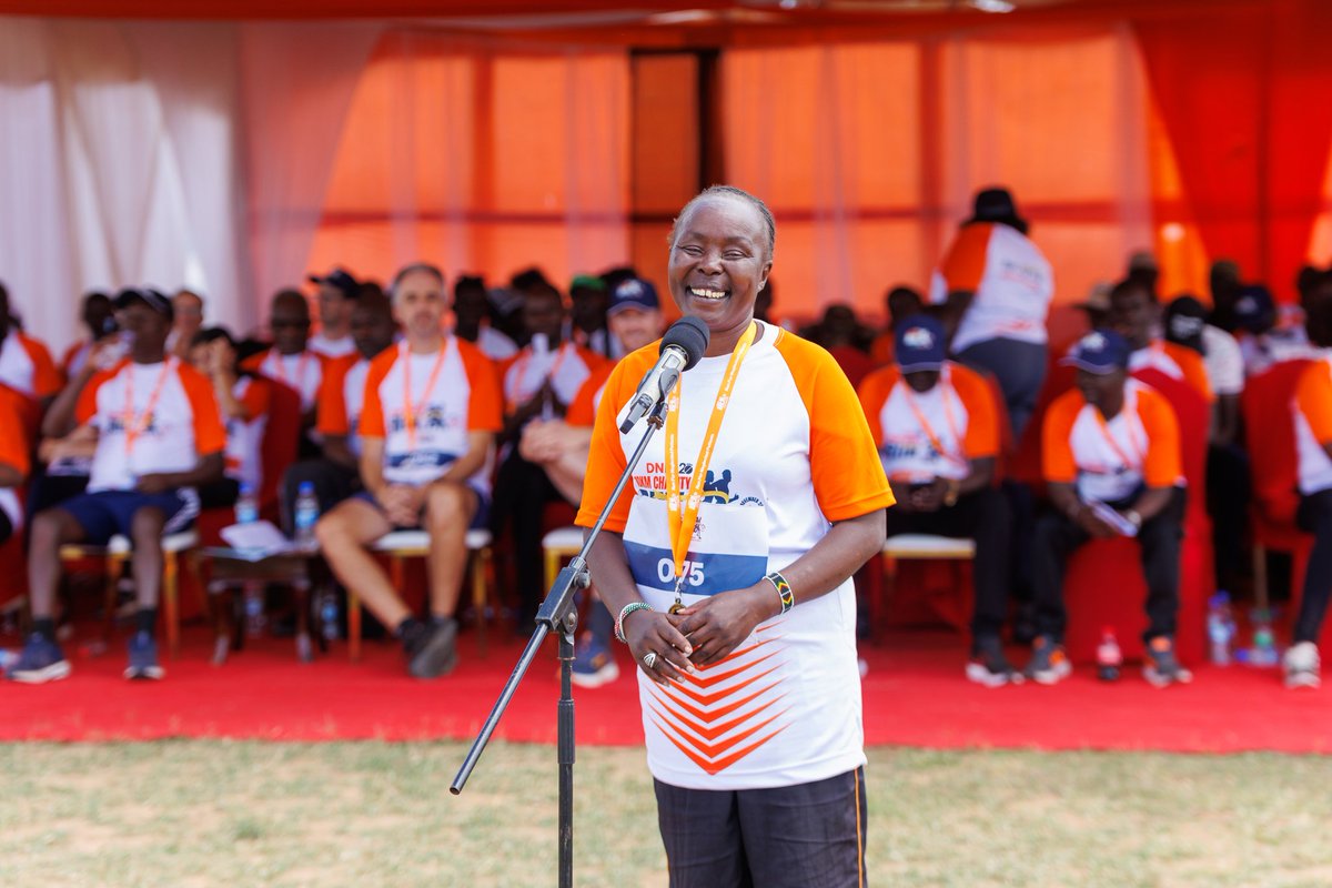 DNDi's tweet photo. The community came out in large numbers to show their support in the fight against #NTDs.
Ambassador @TeglaLoroupe underscored the importance of collective voices to #beatNTDs & the charity #RunforNeglectedPatients presented a great opportunity for the same. https://t.co/rkcjZlQw48