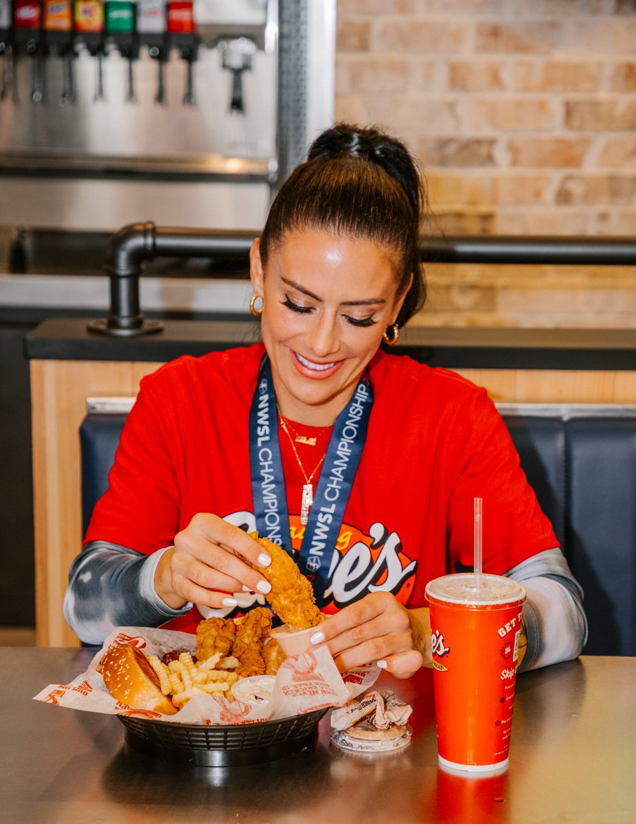 2x World Champ and Olympian @alikrieger brought her A game to Raising Cane's to meet fans and serve up the Sauce!🏆⚽️