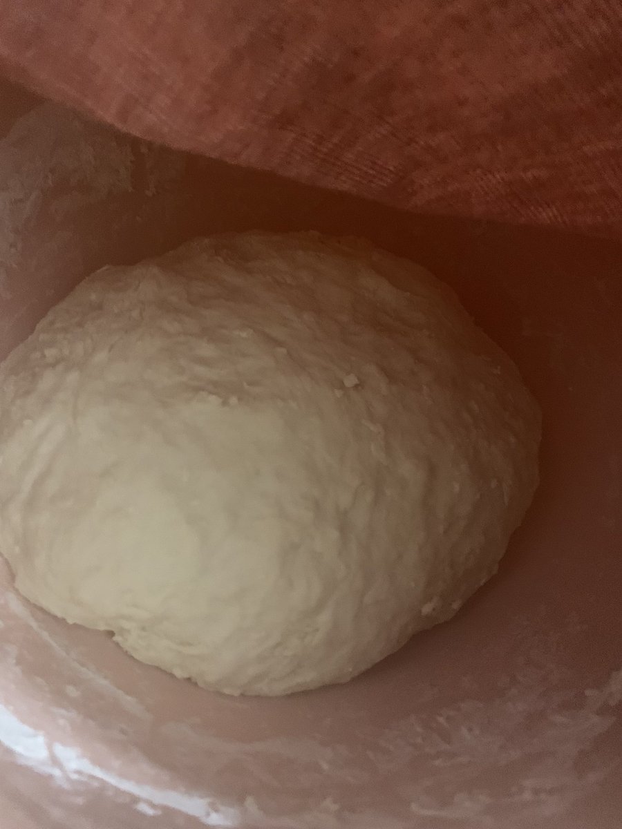 realityglimpses's tweet photo. Tym razem o oliwie nie zapomniałam. Zaraz trzecia faza #garowanie #midnightbaking https://t.co/b9y6jBsAX0